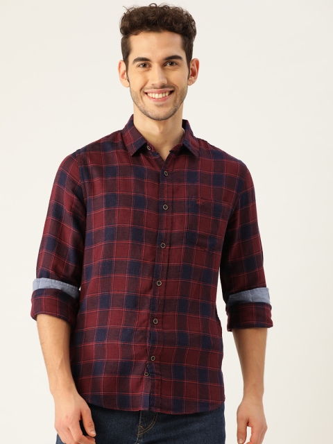 

United Colors of Benetton Men Maroon & Navy Blue Twill Weave Regular Checked Casual Shirt