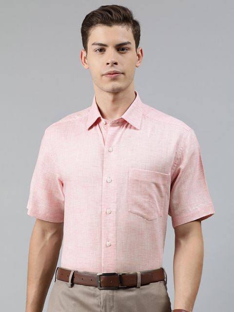 

Arrow Men Pink Regular Fit Solid Formal Shirt