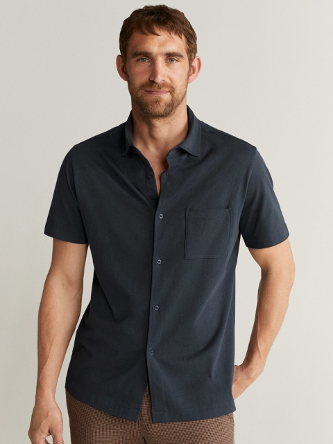 

MANGO MAN Navy Blue Regular Fit Solid Casual Shirt