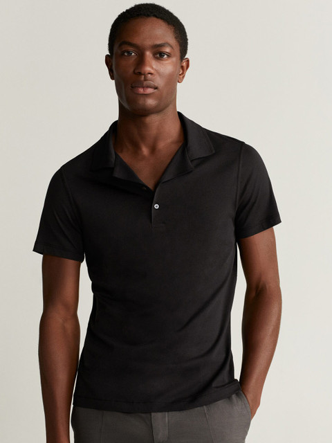 

MANGO MAN Black Solid Polo Collar T-shirt
