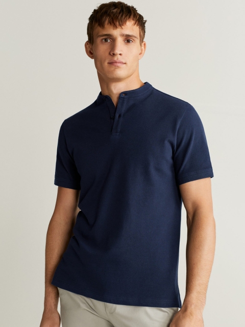 

MANGO MAN Navy Blue Solid Henley Neck T-shirt