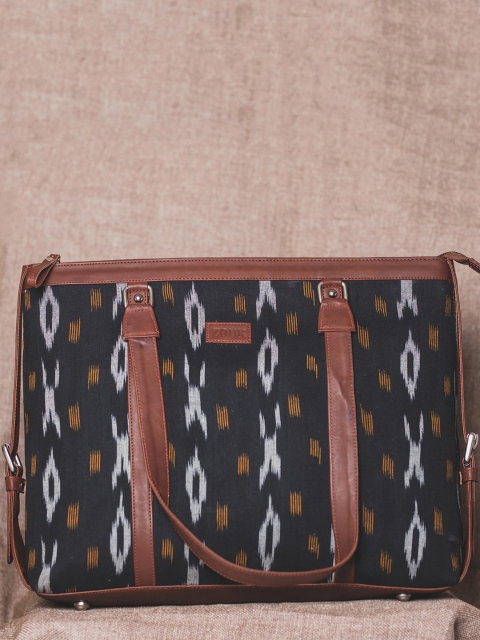 

ZOUK Black & White Printed Vegan Leather Tote Bag