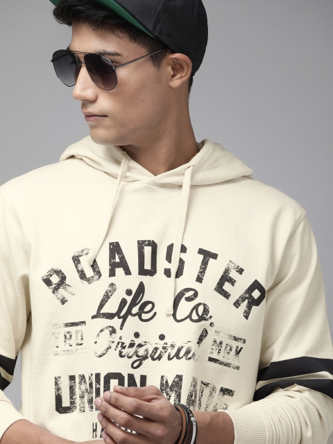 

Roadster Men Off-White Printed Hooded Sweatshirt