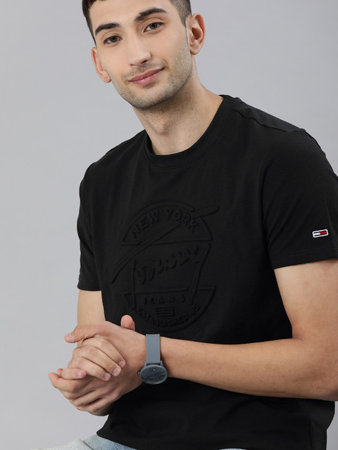 

Tommy Hilfiger Men Black Self Design Slim Fit Round Neck T-shirt