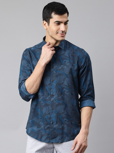 

Blackberrys Men Navy Blue & Black Trim Fit Geometric Print Casual Shirt