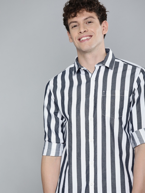 

HERE&NOW Men Charcoal Grey & White Slim Fit Striped Casual Shirt