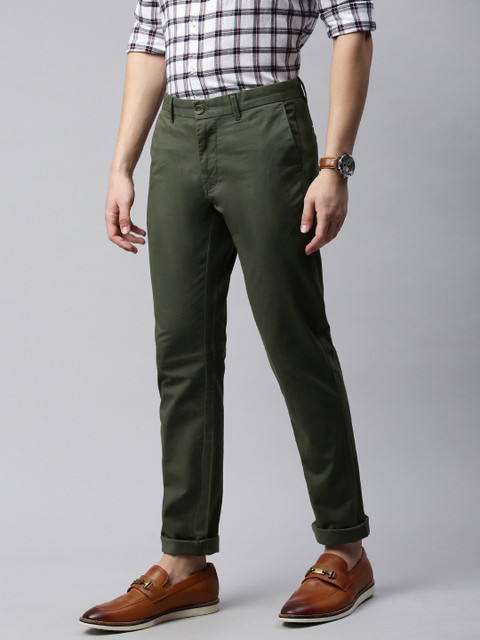 

Indian Terrain Men Green Slim Fit Solid Chinos
