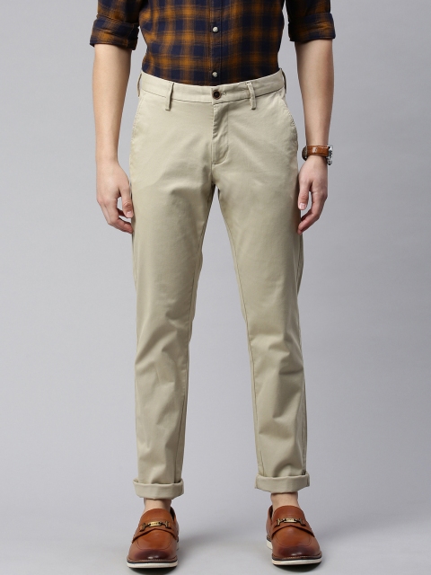 

Indian Terrain Men Beige Brooklyn Slim Fit Solid Chinos