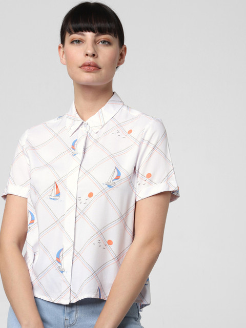 

Vero Moda Women White & Black Regular Fit Checked Casual Shirt