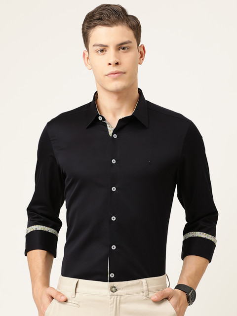 

SIMON CARTER LONDON Men Black Slim Fit Solid Smart Casual Shirt
