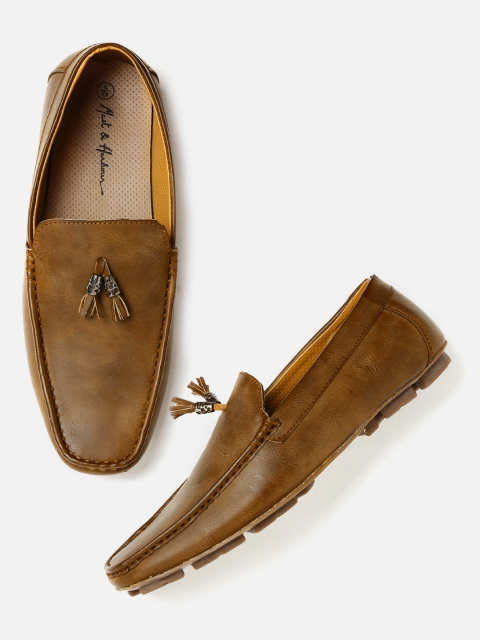

Mast & Harbour Men Brown Loafers