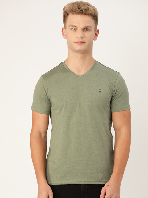 

United Colors of Benetton Men Olive Green Solid V-Neck T-shirt