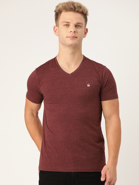 

United Colors of Benetton Men Burgundy Solid V-Neck T-shirt
