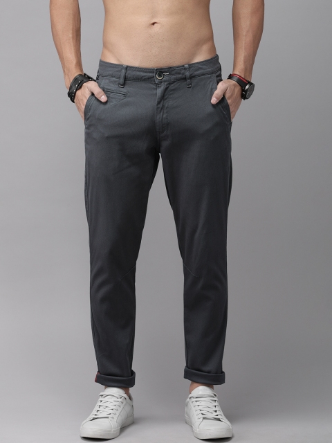 

Roadster Men Charcoal Grey Slim Fit Self Design Chinos