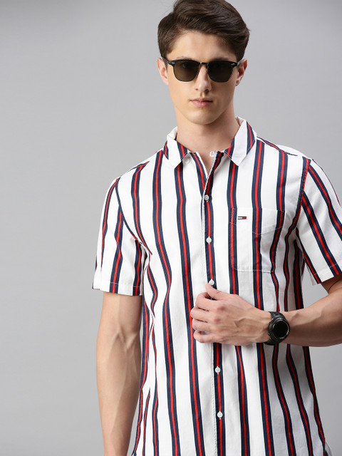 

Tommy Hilfiger Men White & Navy Blue Regular Fit Striped Casual Shirt