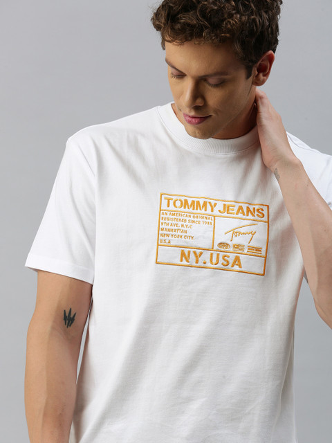 

Tommy Hilfiger Men Whit Yellow Embroidered Brand Logo Round Neck Pure Cotton T-shirt, White