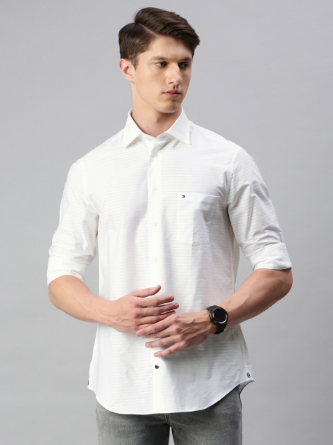

Tommy Hilfiger Men White Regular Fit Striped Casual Shirt