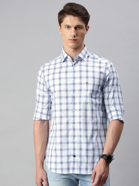

Tommy Hilfiger Men White & Navy Blue Regular Fit Checked Casual Shirt