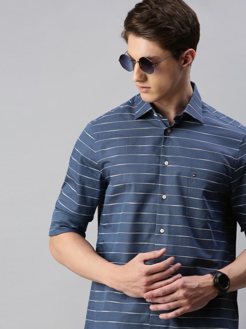 

Tommy Hilfiger Men Navy Blue & White Regular Fit Striped Casual Shirt