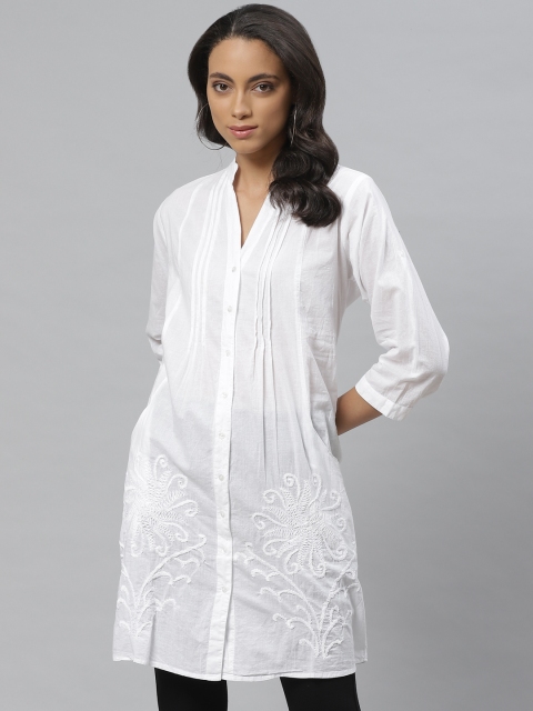 

Vemante Women White Ethnic Embroidered Tunic