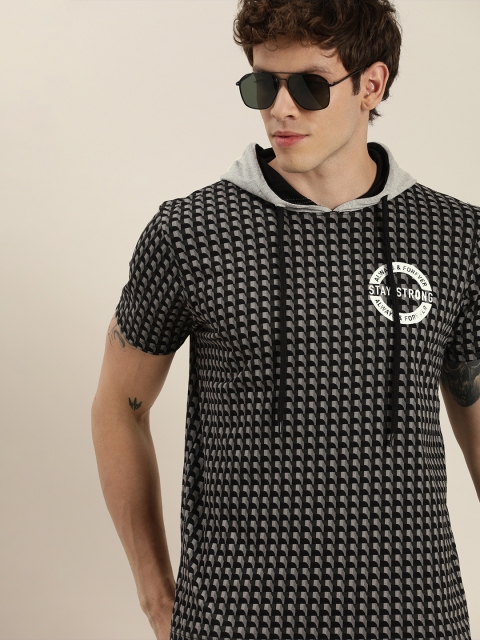 

Moda Rapido Men Black Printed Hood T-shirt