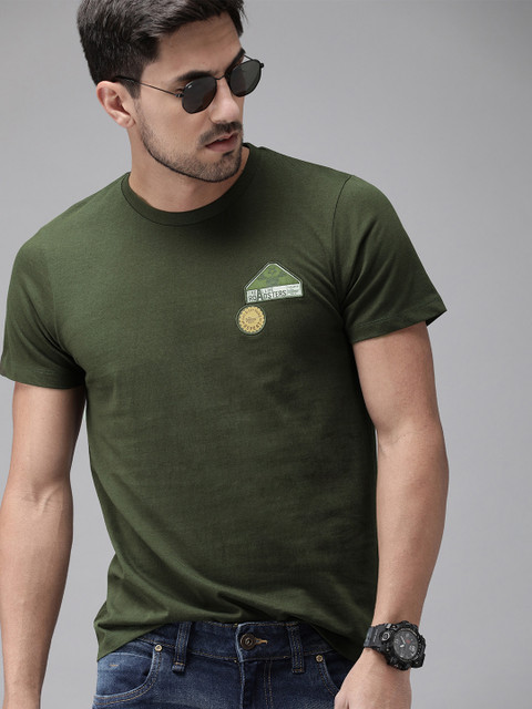 

Roadster Men Olive Green Solid Round Neck Pure Cotton T-shirt with Applique Detail