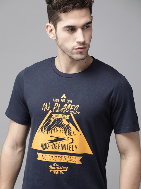 

Roadster Men Navy Blue & Yellow Pure Cotton Printed Round Neck T-shirt