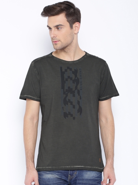 

Blue Saint Men Charcoal Grey Geometric Print Regular Fit Pure Cotton T-shirt with Washed Effect