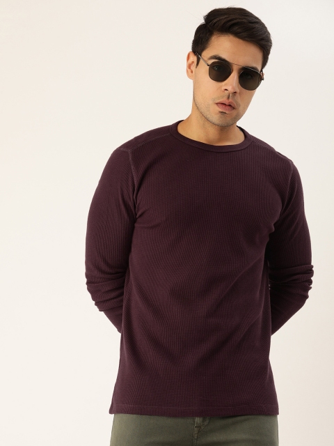 

GAP Men Burgundy Solid Round Neck T-shirt