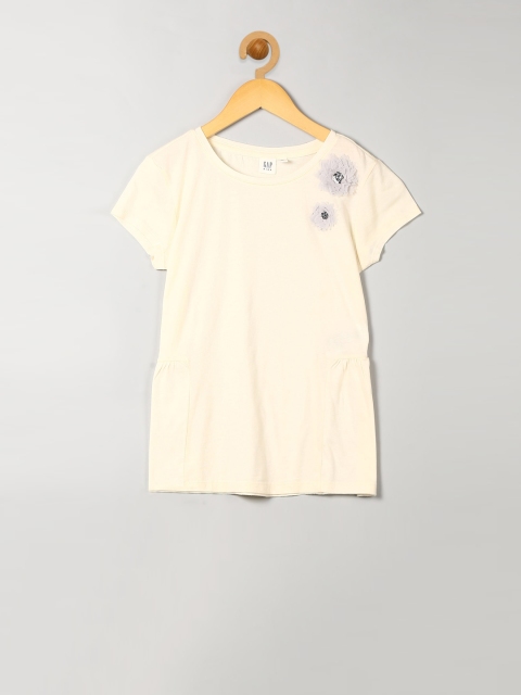 

GAP Girls Cream-Coloured Solid Round Neck T-shirt