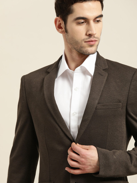 

INVICTUS Brown Solid Single-Breasted Slim Fit Smart Casual Blazer