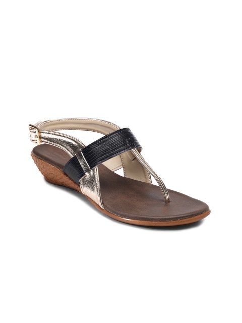 

Bruno Manetti Women Black & Gold-Toned Flats