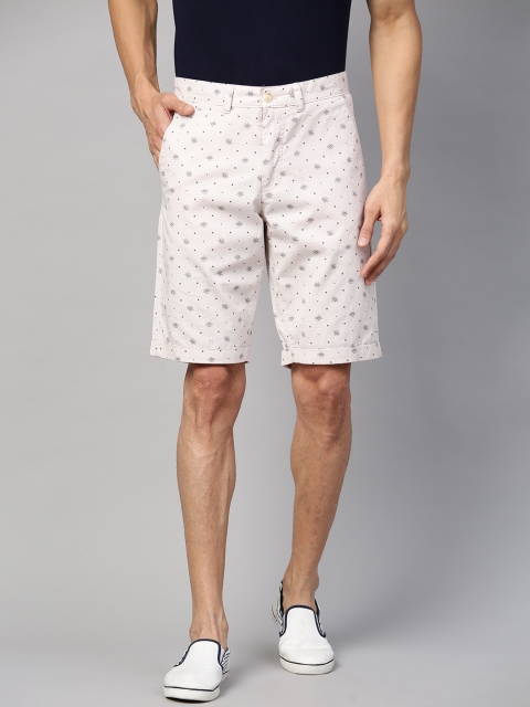

Allen Solly Sport Men Off-White & Black Printed Regular Fit Regular Shorts