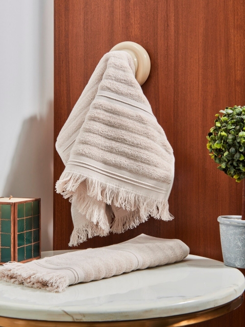 

DDecor Unisex Set Of 2 Beige Solid 500 GSM Hand Towels