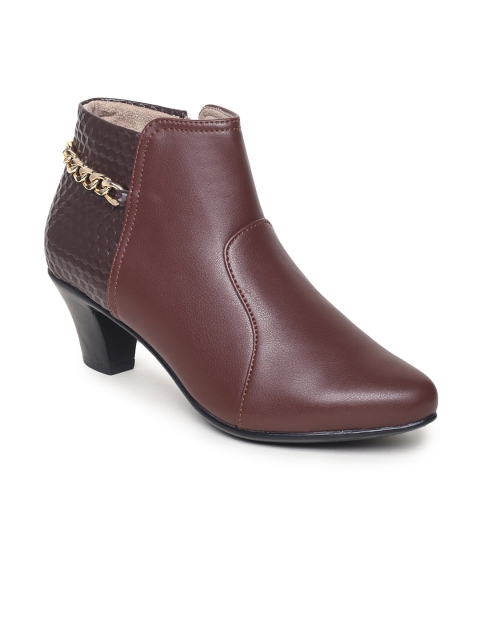 

VALIOSAA Women Brown Solid Heeled Boots