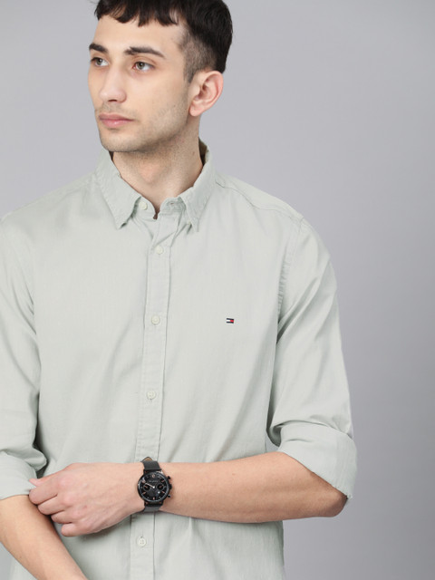 

Tommy Hilfiger Men Off-White Slim Fit Solid Casual Shirt