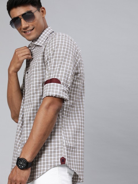 

Tommy Hilfiger Men Brown & White Regular Fit Checked Casual Shirt