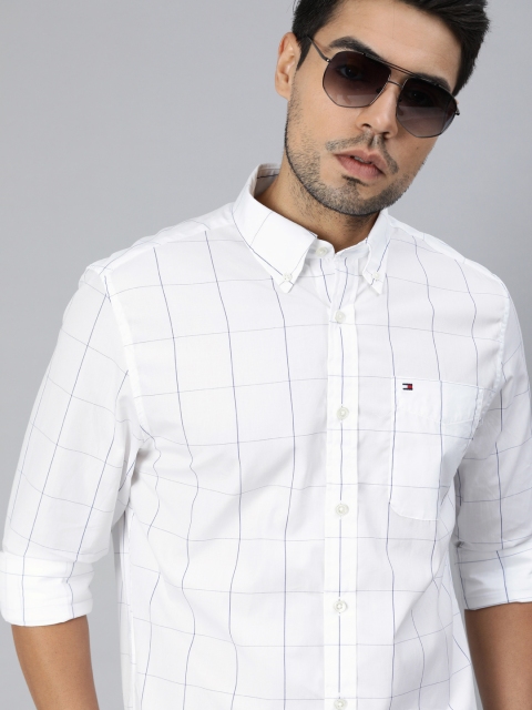 

Tommy Hilfiger Men White & Blue Regular Fit Checked Casual Shirt