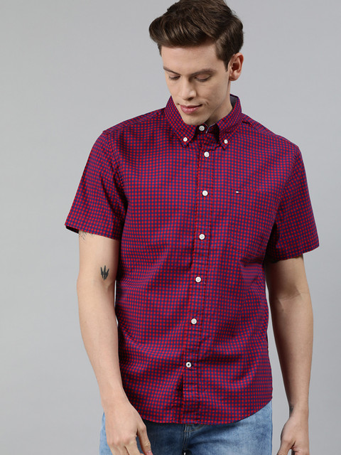 

Tommy Hilfiger Men Red & Navy Blue Slim Fit Checked Casual Shirt