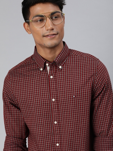 

Tommy Hilfiger Men Red & Brown Slim Fit Checked Casual Shirt