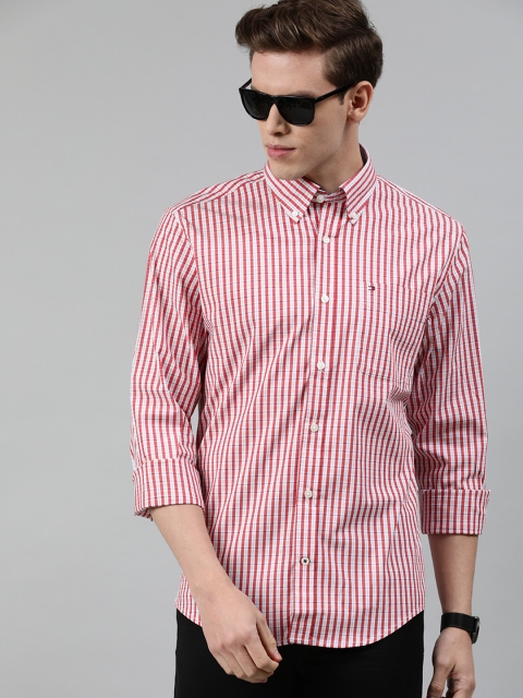 

Tommy Hilfiger Men Red & White Regular Fit Checked Casual Shirt