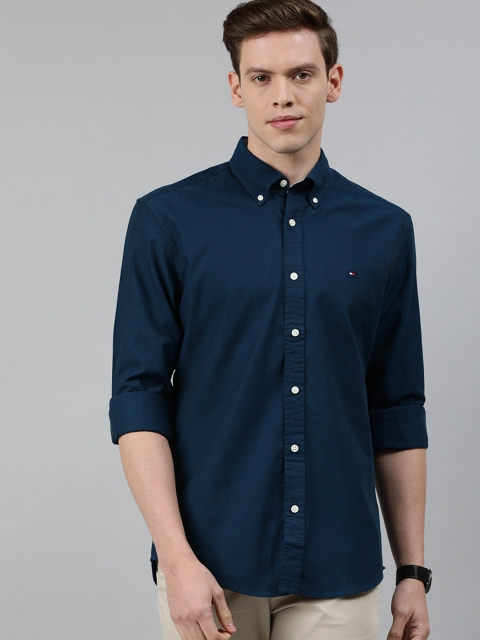 

Tommy Hilfiger Men Navy Blue Regular Fit Solid Casual Shirt