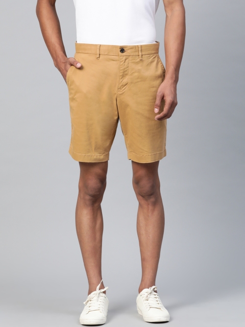 

Tommy Hilfiger Men Khaki Solid Regular Fit Regular Shorts