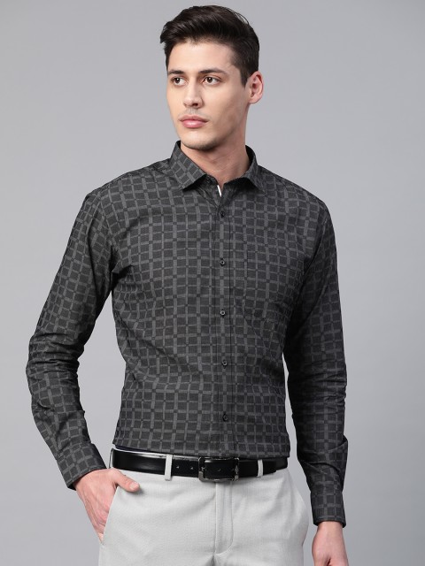

Park Avenue Men Black & Grey Slim Fit Checked Formal Shirt