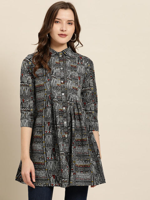 

Sangria Women Black & Off-White Pure Cotton Tribal Print Pleated Longline A-Line Top