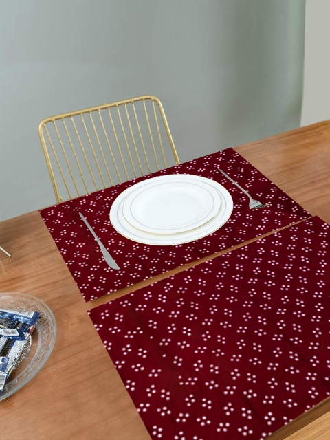 

nestroots Set of 2 Maroon & White Printed Table Mats