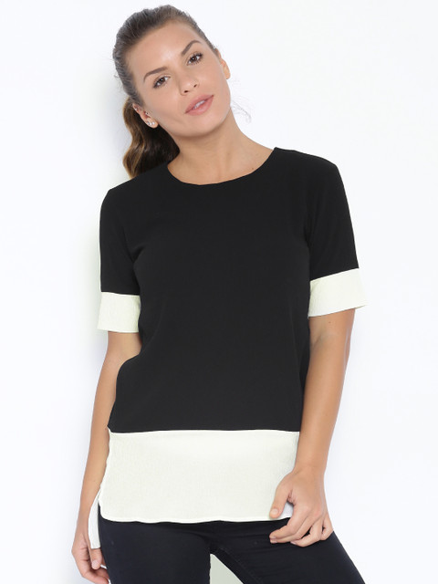 

Arrow Woman Black & Off-White Top