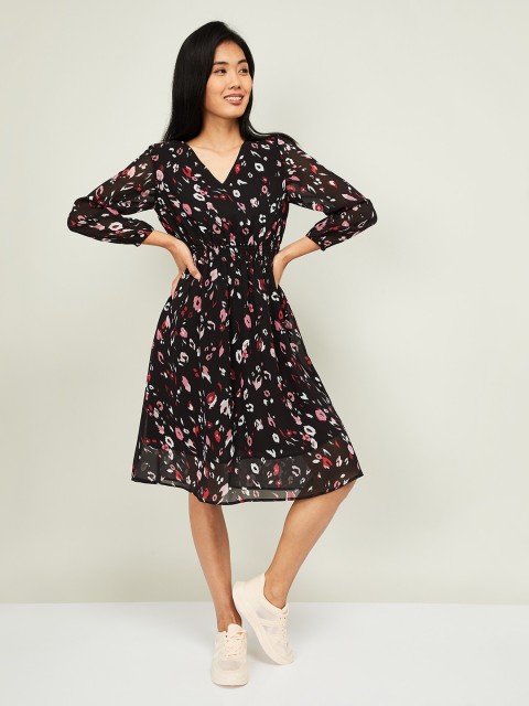 

Ginger by Lifestyle Women Black Printed Wrap Dress