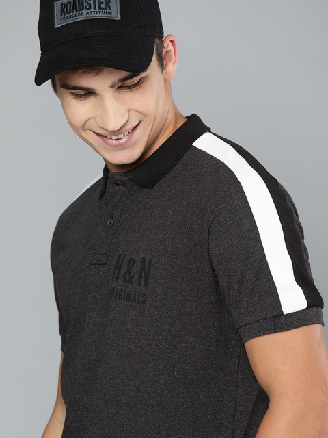 

HERE&NOW Men Charcoal Grey Solid Polo Collar T-shirt with Contrast Detailing