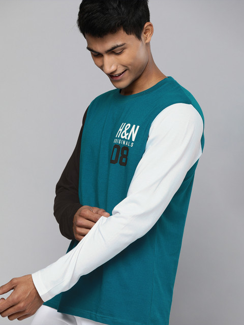 

HERENOW Men Teal Green Pure Cotton Solid Round Neck Pure Cotton T-shirt with Colourblocked Sleeves